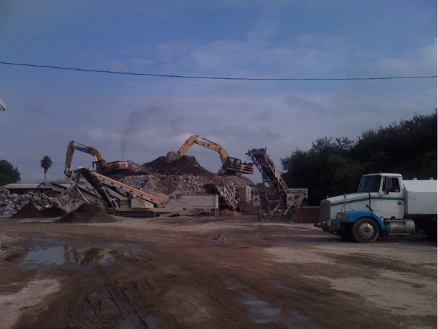 Sarnago & Sons crew and equipment on a Tampa Bay job site — photo 18