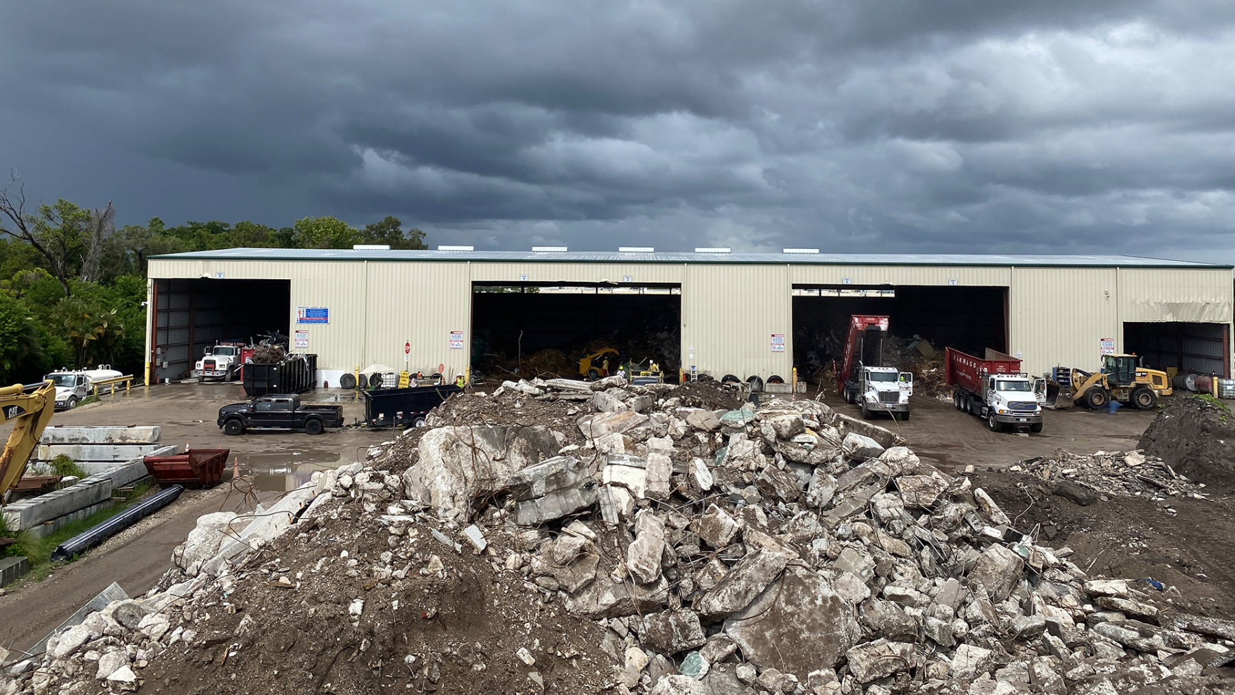 Sarnago & Sons crew and equipment on a Tampa Bay job site — photo 10