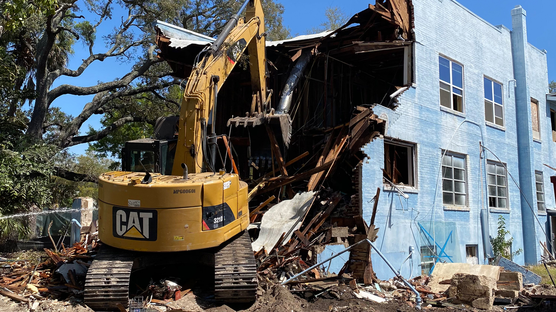 Sarnago & Sons crew and equipment on a Tampa Bay job site — photo 2