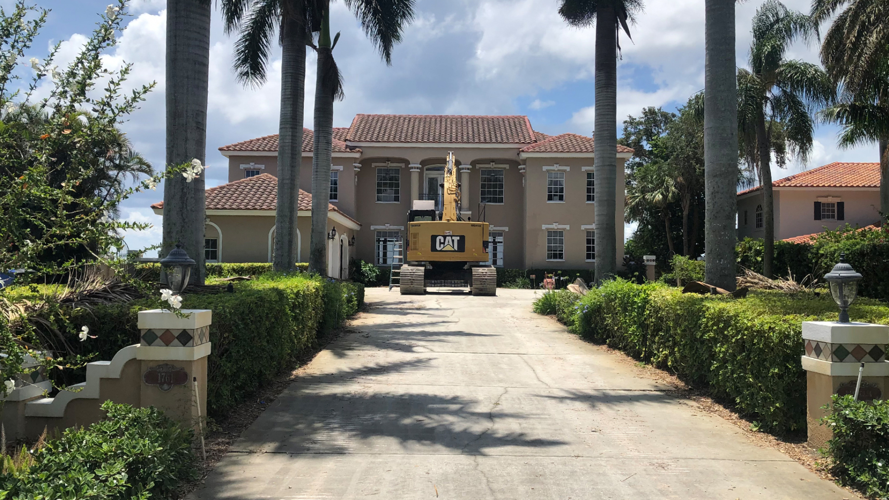 Sarnago & Sons crew and equipment on a Tampa Bay job site — photo 7
